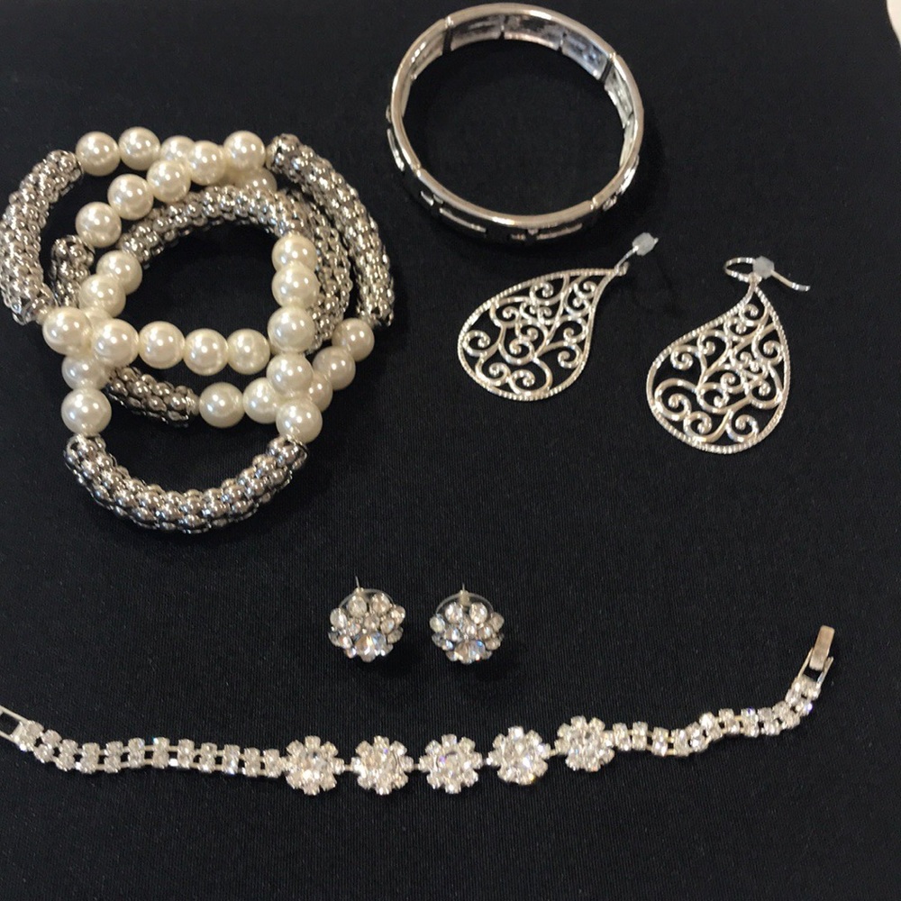 Bundle of Fashion Jewelry
